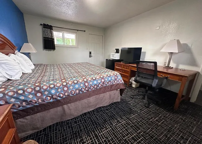 Rodeway Inn 3*